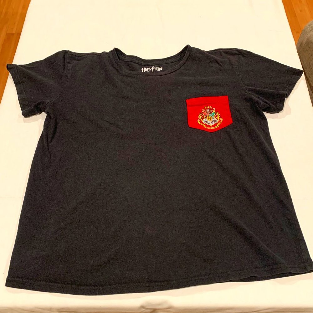 RARE Harry Potter Tee with Hogwarts Crest/Seal on Chest Pocket